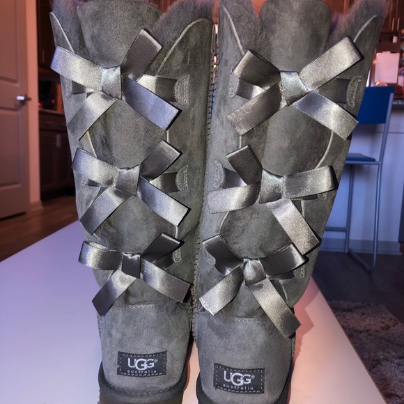 UGG full length bailey bow boots! - Picture 2 of 8